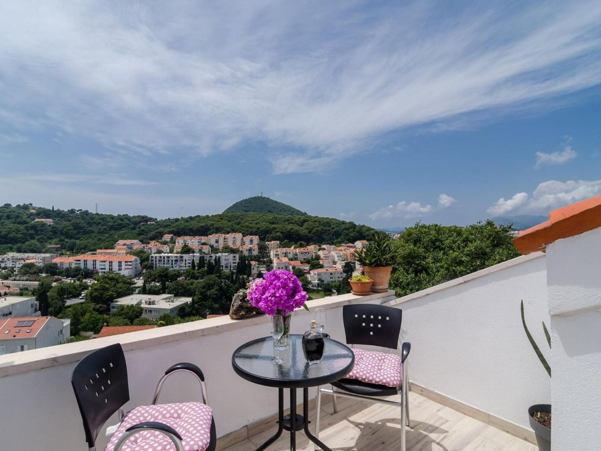 Apartment Emma - Two Bedroom Apartment With Balcony And Sea View Dubrovnik Exterior photo